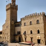 10 Arezzo Palazzo dei Priori 01