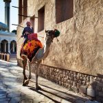 DUBAI-FOTO-03-Riding-a-camel